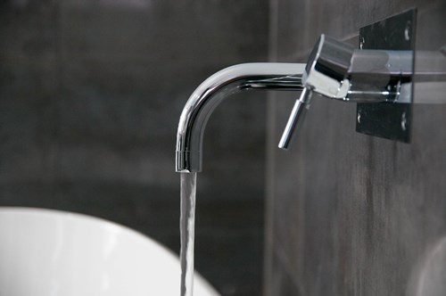 running bath tap