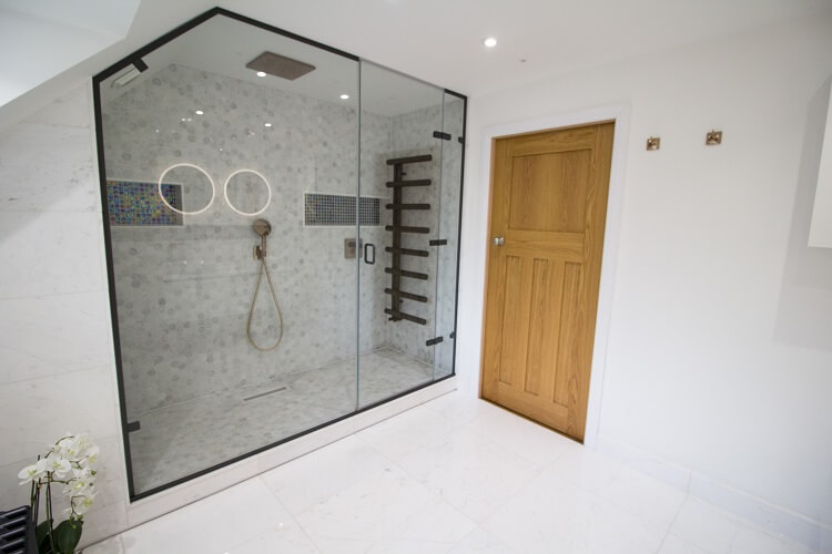 The en-suite with the ultimate shower enclosure – Stoke Bishop