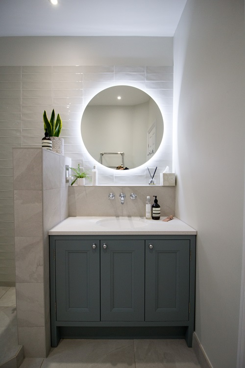 full sink Sink with mirror over