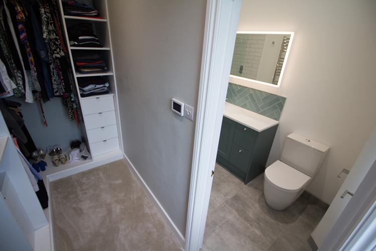 Master Ensuite With Walk In Wardrobe – Henleaze